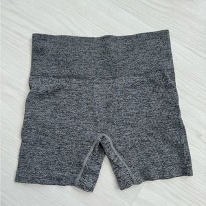 GREY WORKOUT RIBBED SHORTS